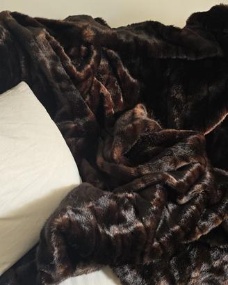 Coperta matrimoniale ecopelo tipo visone + cuscini