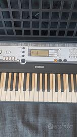 Pianola Yamah E213