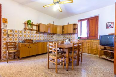 3 LOCALI A VILLABATE