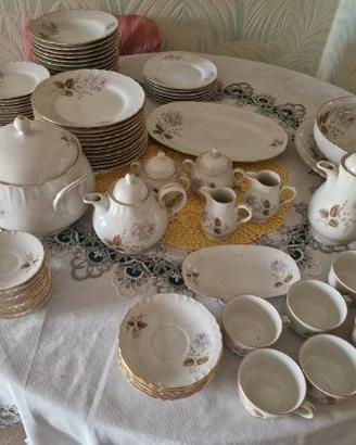 Servizio di piatti in ceramica della   Ginori