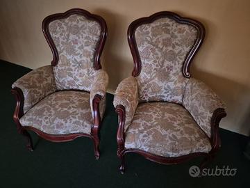 Coppia di poltrone in stile