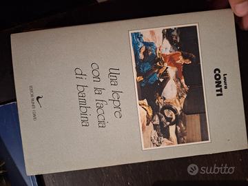 Una lepre con la faccia da Bambina