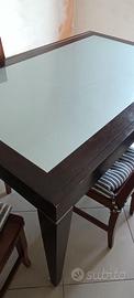 Tavolo 6 posti allungabile più 3 sedie. Materiale