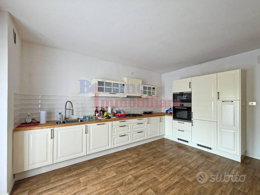 Appartamento di 141 m² con 5 locali e box auto a B