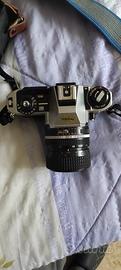 Fotocamera Nikon FG 20 con accessori 
