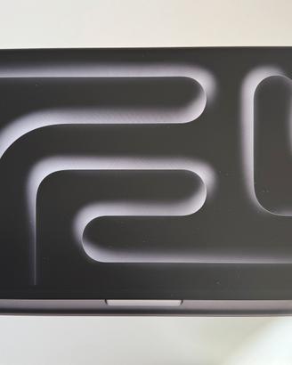 APPLE MacBook Pro 14'', M5 Pro, nero, sigillato