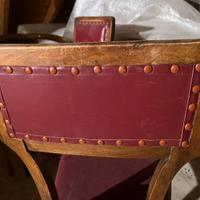 Sedie in legno ricoperte in ecopelle bordeaux