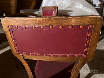 Sedie in legno ricoperte in ecopelle bordeaux