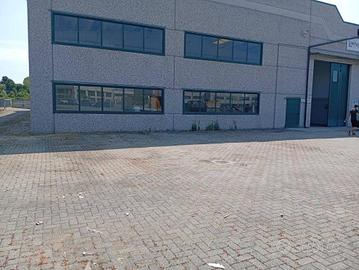 Immobile di 1000 m² con 2 locali a Verolengo