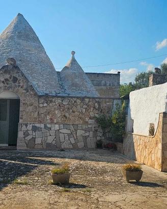 Complesso di trulli con terreno Ceglie Messapica