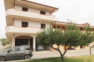 5 LOCALI A CROPANI