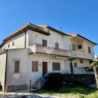 PORZIONE DI QUADRIFAMILIARE A TERRACINA