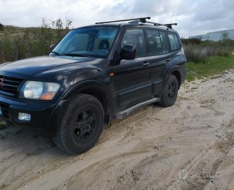 Mitsubishi pajero autocarro