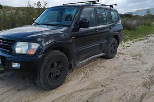 Mitsubishi pajero autocarro