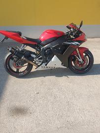 Yamaha YZF R1 - 2004