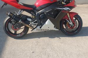 Yamaha YZF R1 - 2004