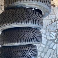 Numero 4 pneumatici invernali Hankook 185/65 R15