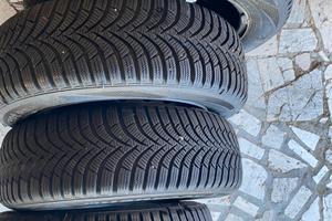 Numero 4 pneumatici invernali Hankook 185/65 R15