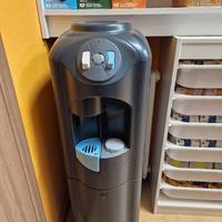 Erogatore acqua a boccione