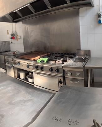 Cucina professionale completa per birreria