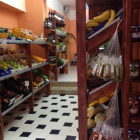 Attivita commerciale frutta/verdura/alimenti vari