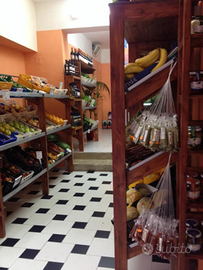 Attivita commerciale frutta/verdura/alimenti vari