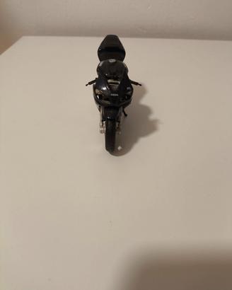 Modellino moto stradale Yamaha YZF-R1 