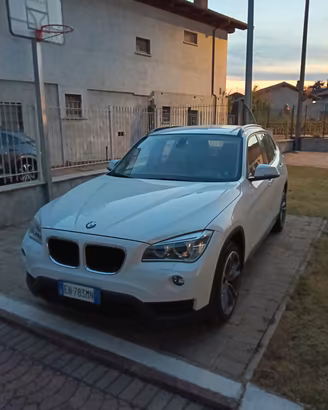 BMW X1 xDrive20d 184cv automatico-Pacchetto sport 