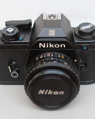 Nikon EM con 50mm f:1.8