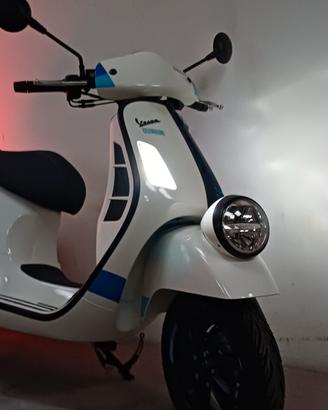 Piaggio Vespa 300 GTV 140th ANNIVERSARIO