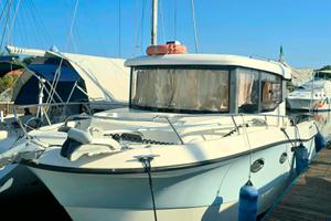Quicksilver Pilothouse 905 anno 2017