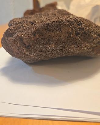 roccia vulcanica naturale  Pietra Vulcanica Rossa.