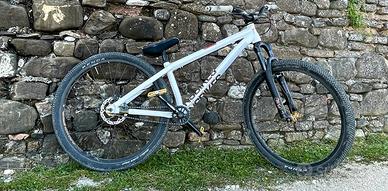 NS BIKES Movement 3 dirt pump track bmx