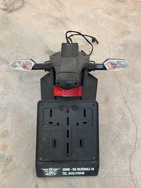 Portatarga + frecce originali Kawasaki ER6-N 2015