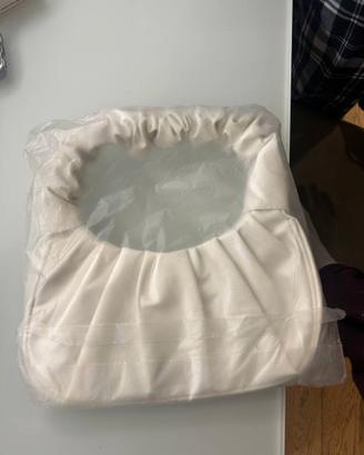 Borsa a spalla bianca arricciata modello "Cloud"