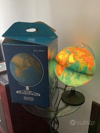Mappamondo luminoso