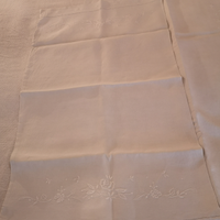 Lenzuolo di lino ricamato a mano