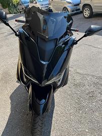 Yamaha t Max 560 cc