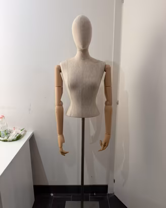 3 busti manichini uomo donna con base in metallo