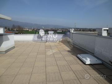 Rif.R/4494- attico thiene