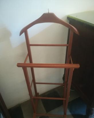 Indossatore porta abiti da camera in legno 