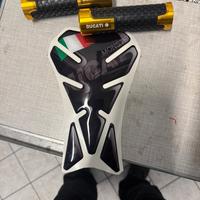 Manopole ê para serbatoio Ducati
