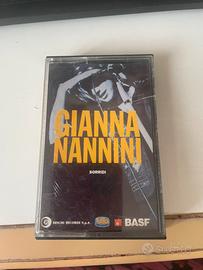Sorridi di G. Nannini cassetta
