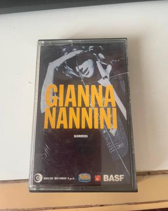 Sorridi di G. Nannini cassetta