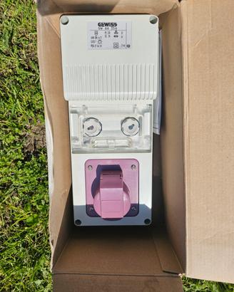 Presa con trasformatore GEWISS 230/24V