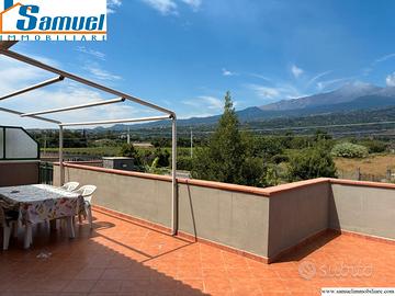Fondachello, appartamento con terrazzo e box (CT)