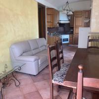 Appartamento arredato in villa con giardino