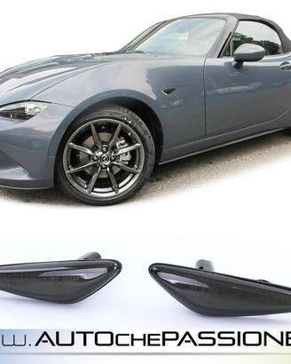 Frecce Laterali a LED Nero Fumè per Mazda 5 CW 10-