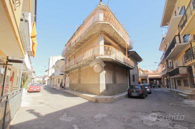 CASA SEMINDIPENDENTE A ISOLA DI CAPO RIZZUTO