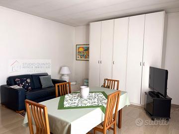 Appartamento spazioso con tre camere in centro